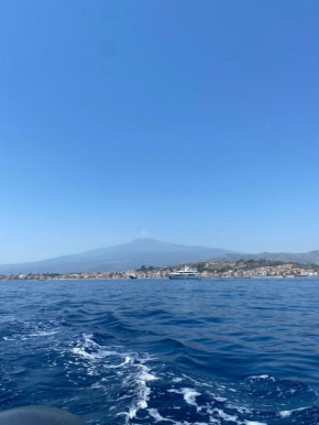 Luna Rossa, Giardini Naxos